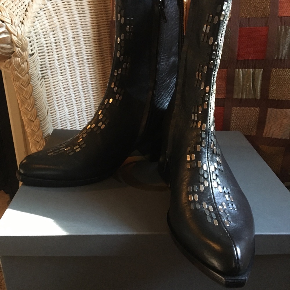 Brand New Callen Cordero Jett Tall Boots Size 7.5